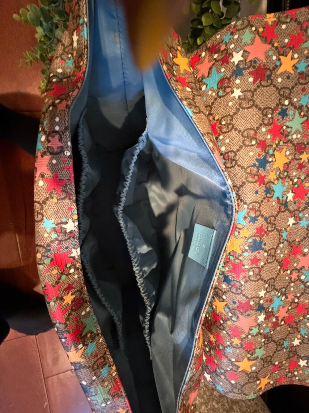 Gucci GG Supreme Star Print Diaper Bag / Messenger Bag - Picture 7 of 12